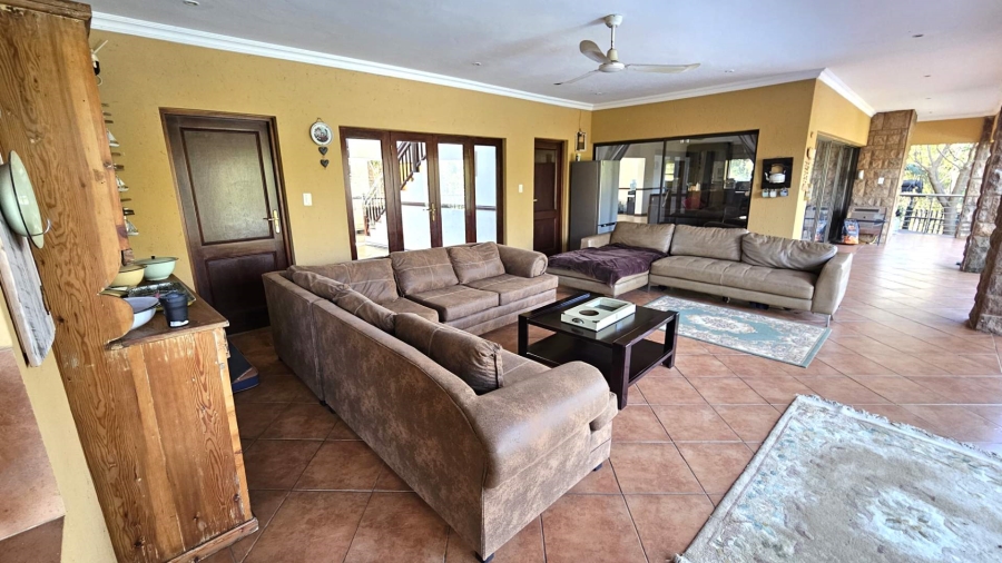 5 Bedroom Property for Sale in Birdwood Estate North West